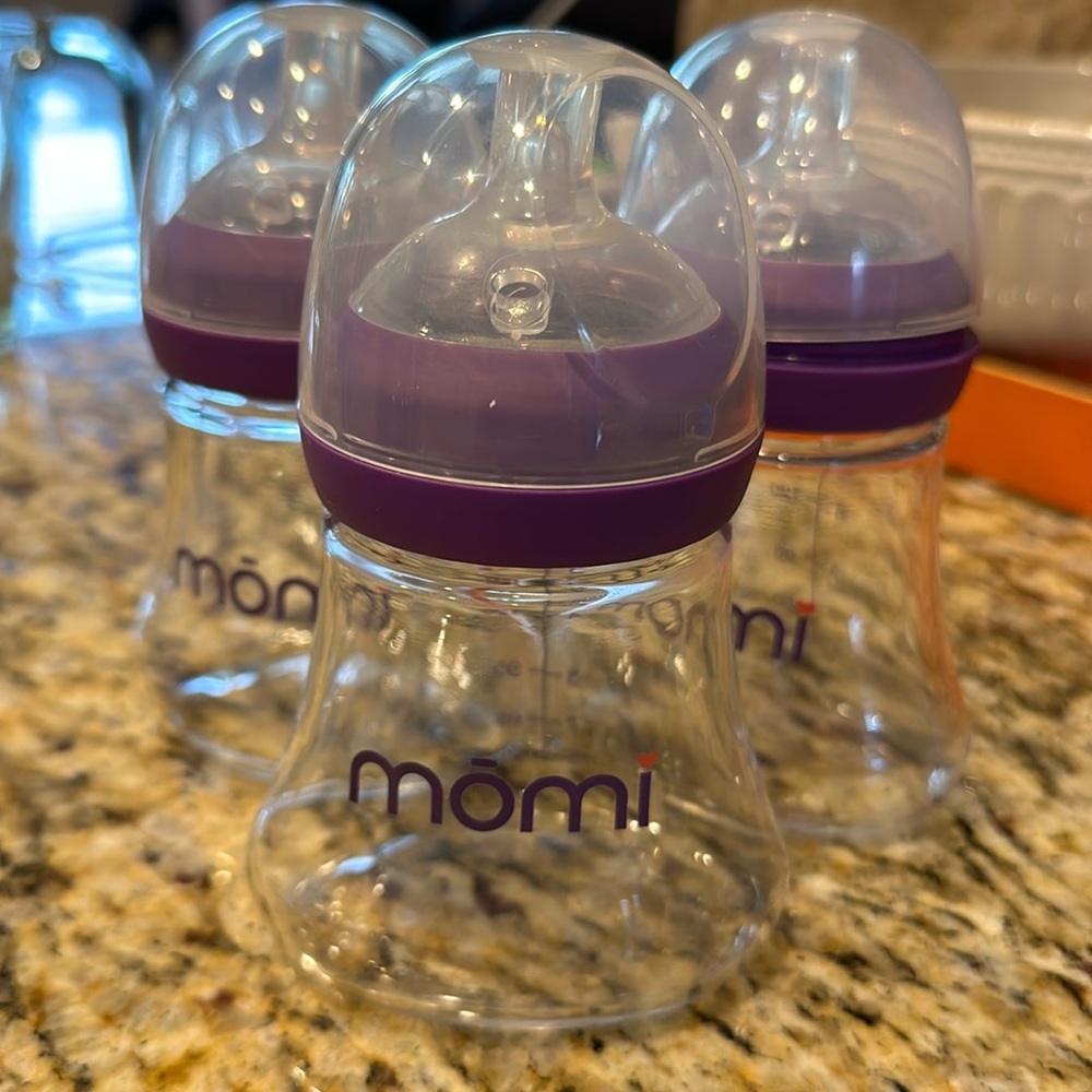 Set of 3 glass Mōmi bottles